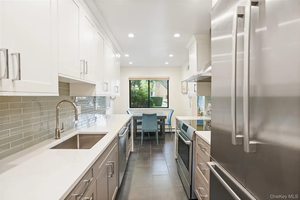 213 Treetop Crescent Rye Brook NY 10573