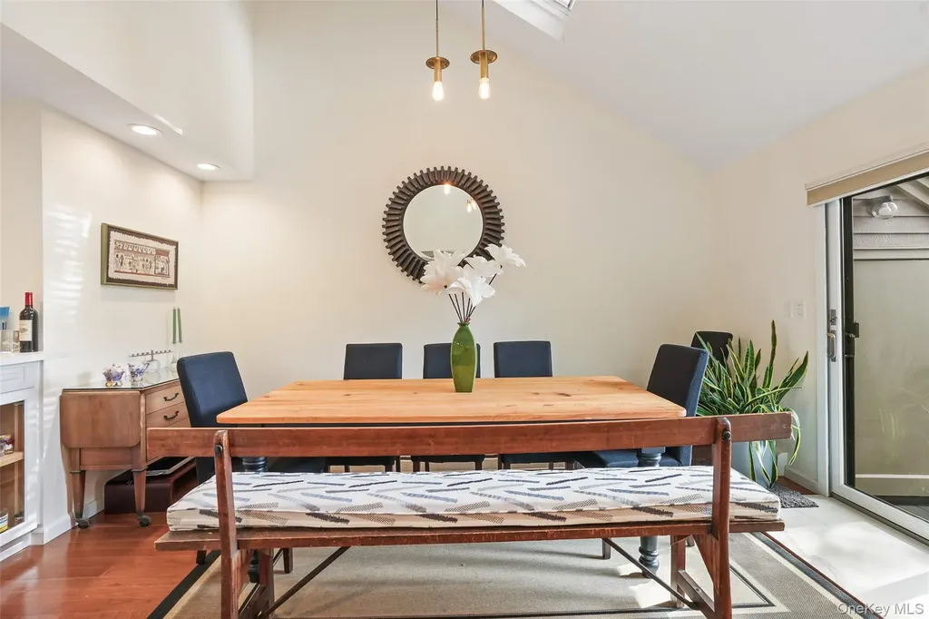 213 Treetop Crescent Rye Brook NY 10573