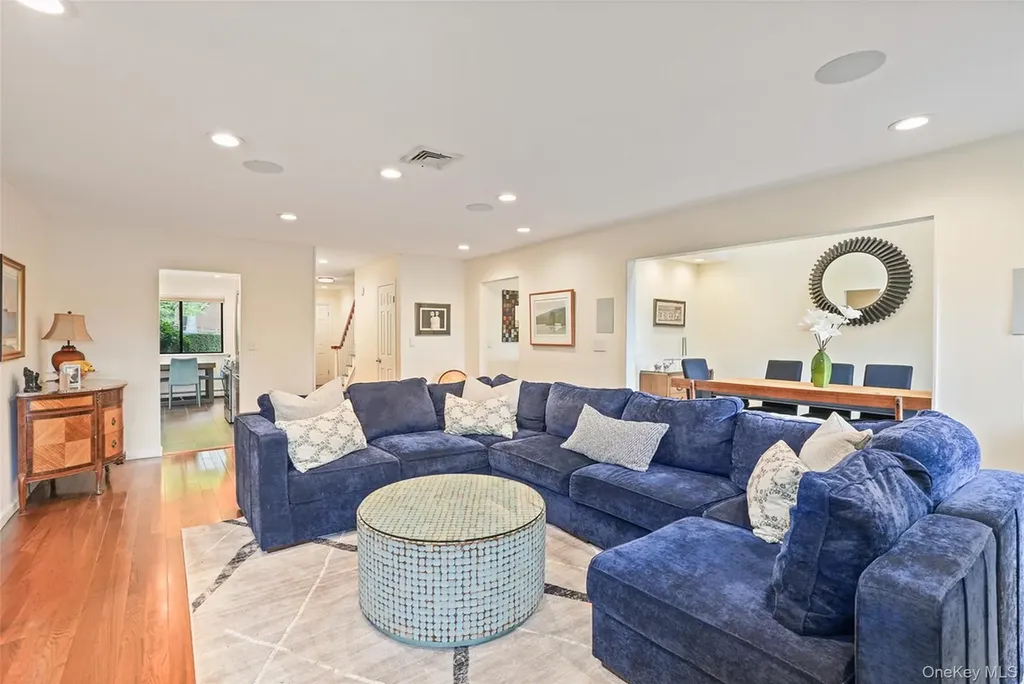 213 Treetop Crescent Rye Brook NY 10573