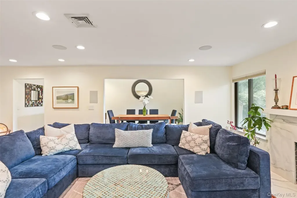 213 Treetop Crescent Rye Brook NY 10573