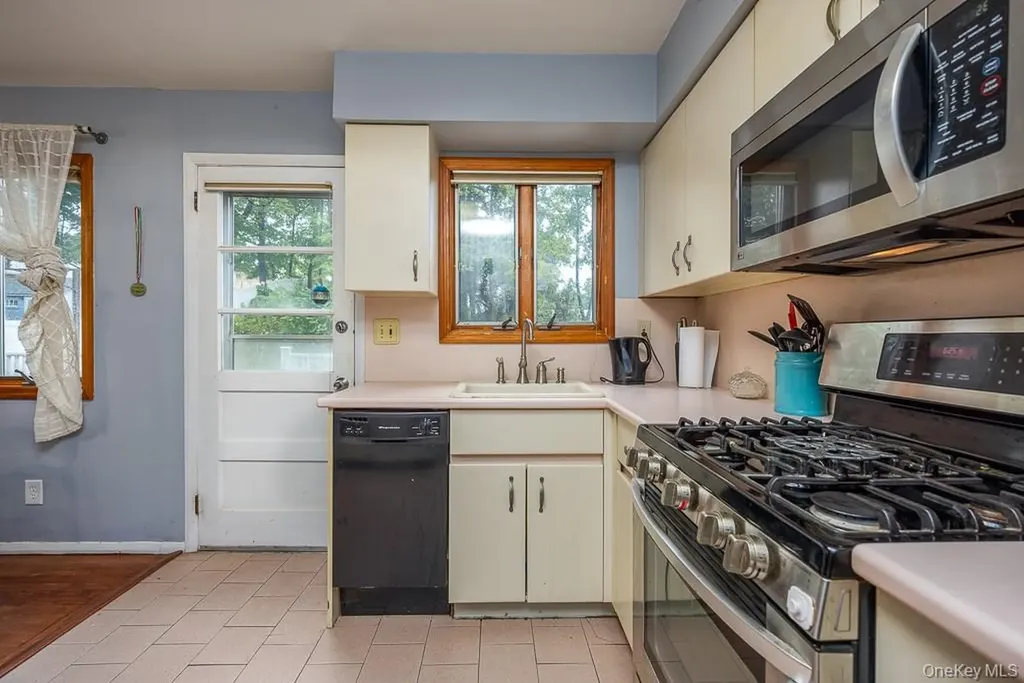 363 Gilbert Avenue Pearl River NY 10965
