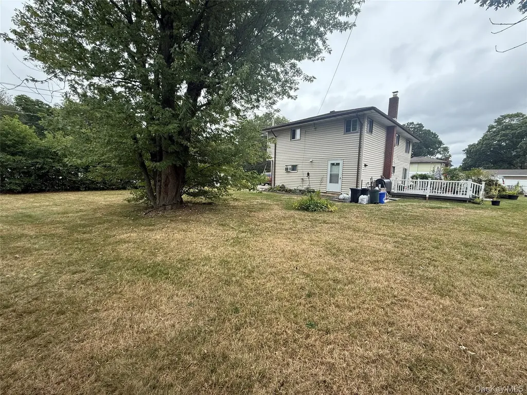 82 Schenectady Avenue West Babylon NY 11704