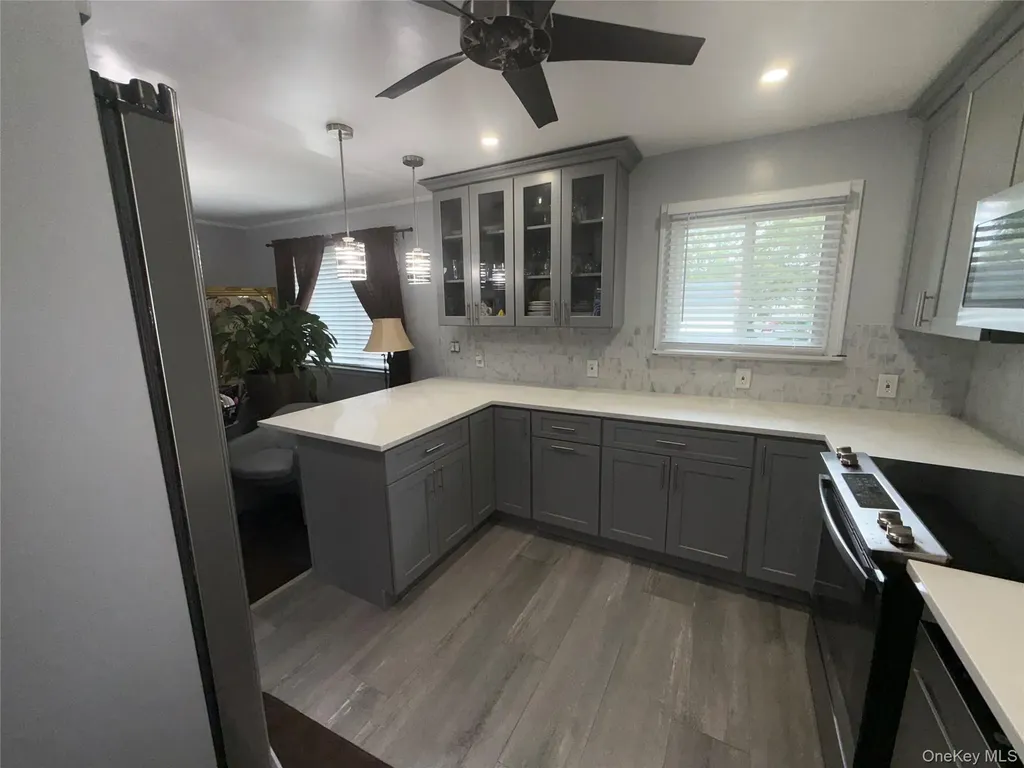 82 Schenectady Avenue West Babylon NY 11704