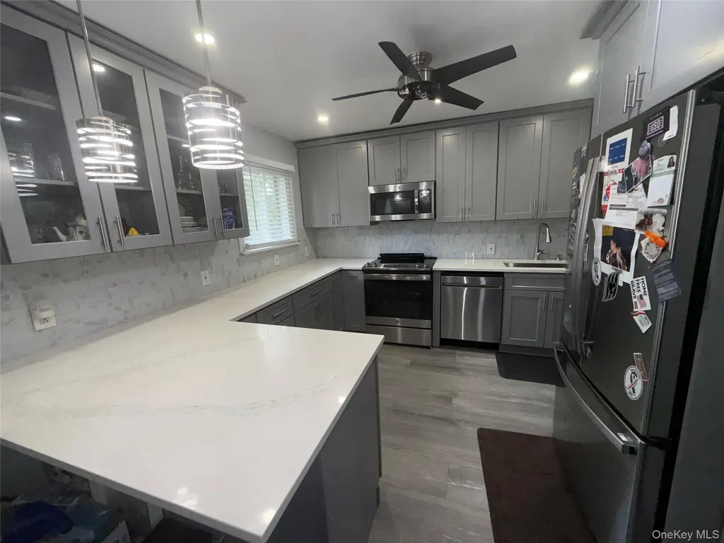 82 Schenectady Avenue West Babylon NY 11704