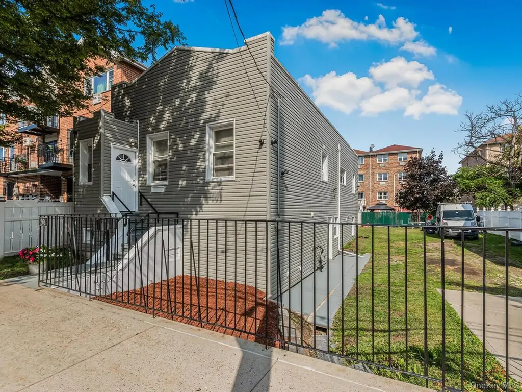 264 Emerson Avenue Bronx NY 10465