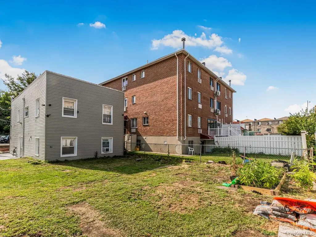 264 Emerson Avenue Bronx NY 10465