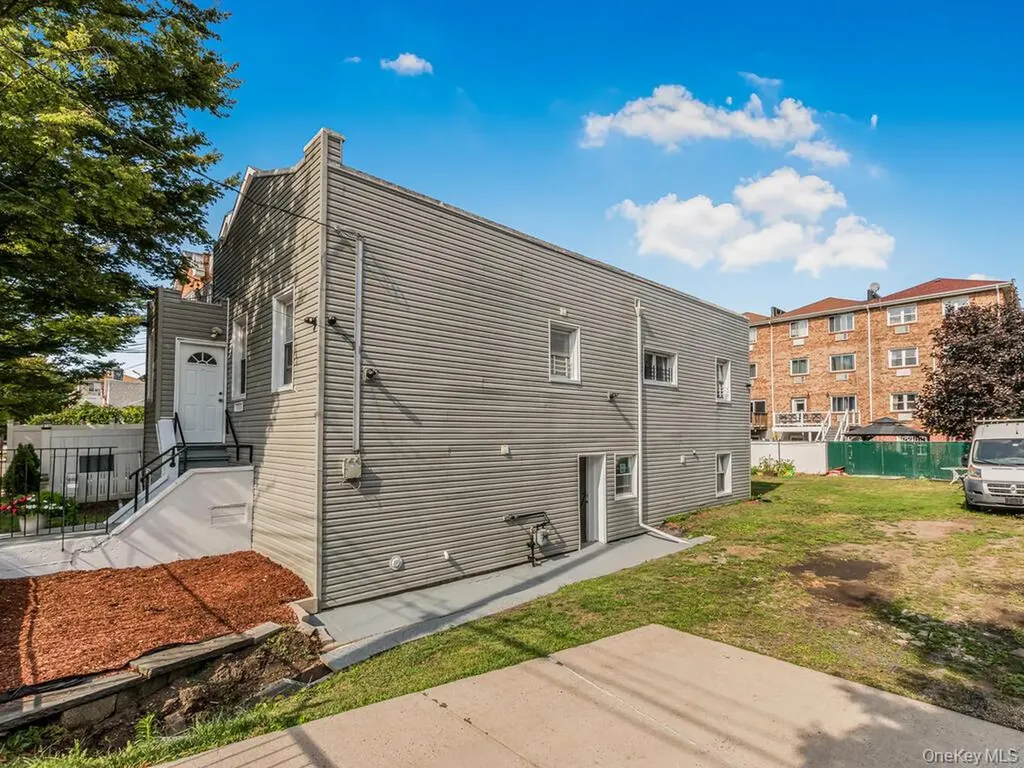 264 Emerson Avenue Bronx NY 10465