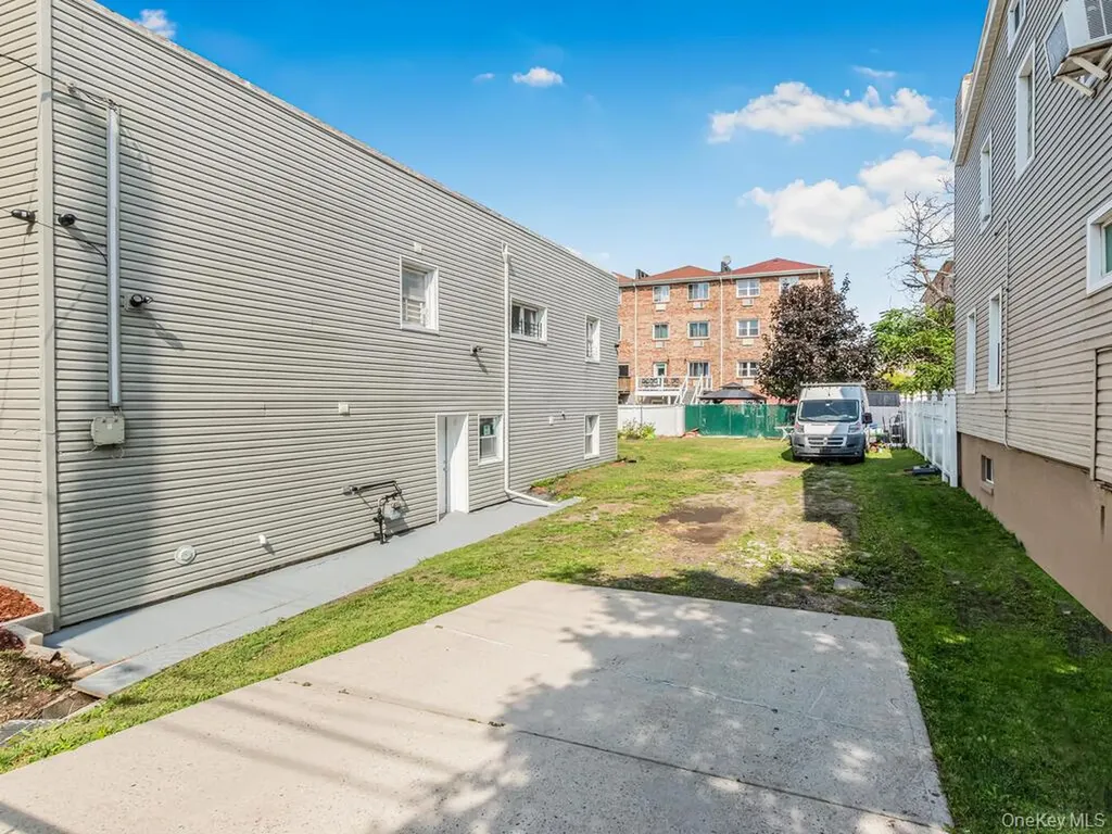 264 Emerson Avenue Bronx NY 10465