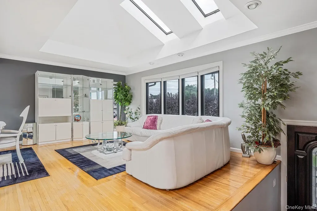 73 Elaine Drive Oceanside NY 11572