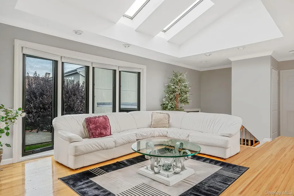 73 Elaine Drive Oceanside NY 11572