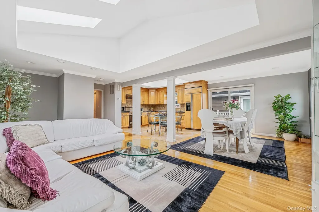 73 Elaine Drive Oceanside NY 11572