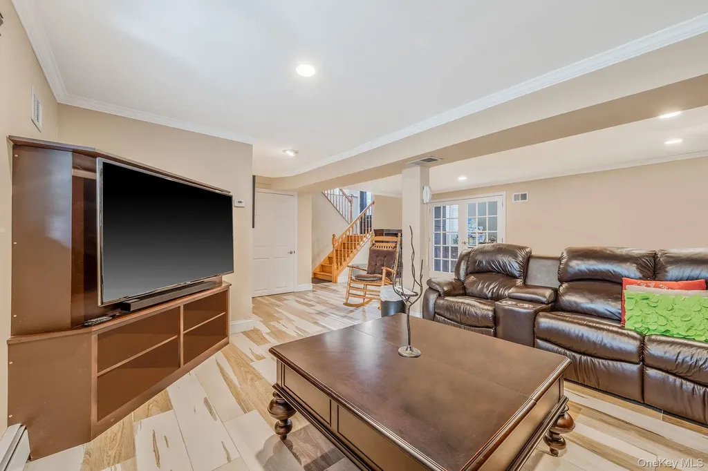 73 Elaine Drive Oceanside NY 11572