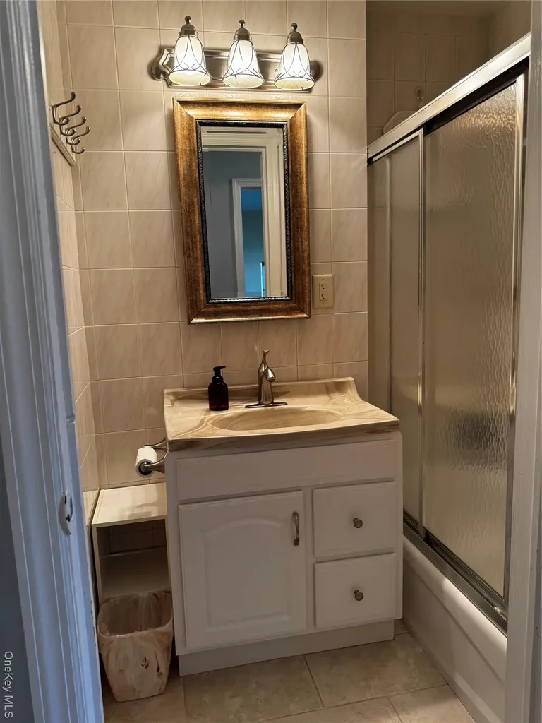 259 28th Street Copiague NY 11726