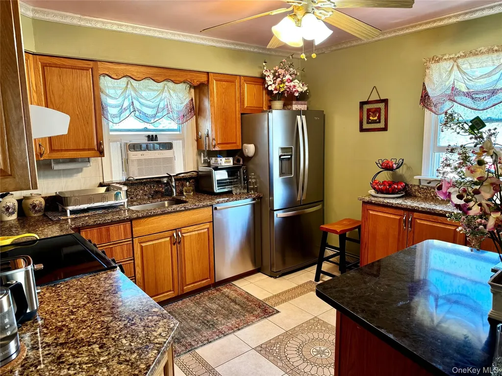 259 28th Street Copiague NY 11726