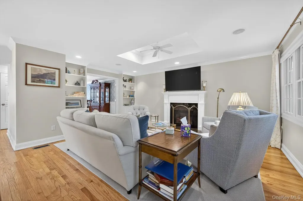 437 Andrews Road Mineola NY 11501
