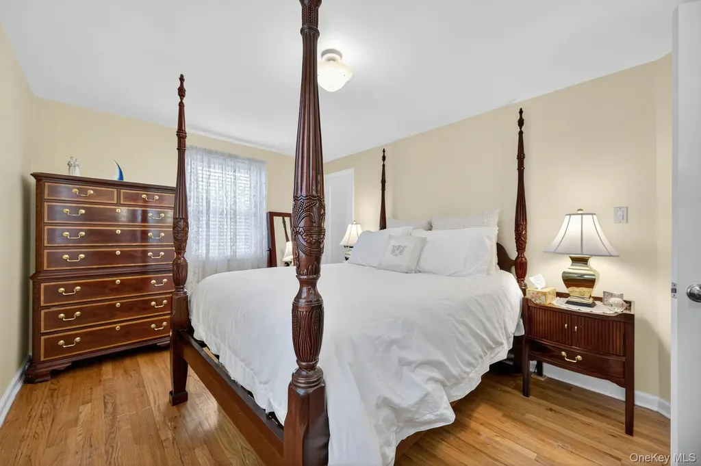 437 Andrews Road Mineola NY 11501