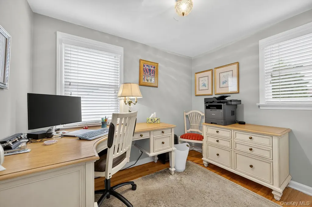 437 Andrews Road Mineola NY 11501