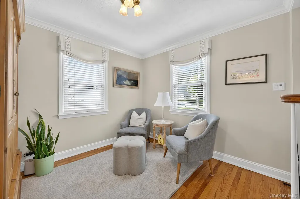 437 Andrews Road Mineola NY 11501