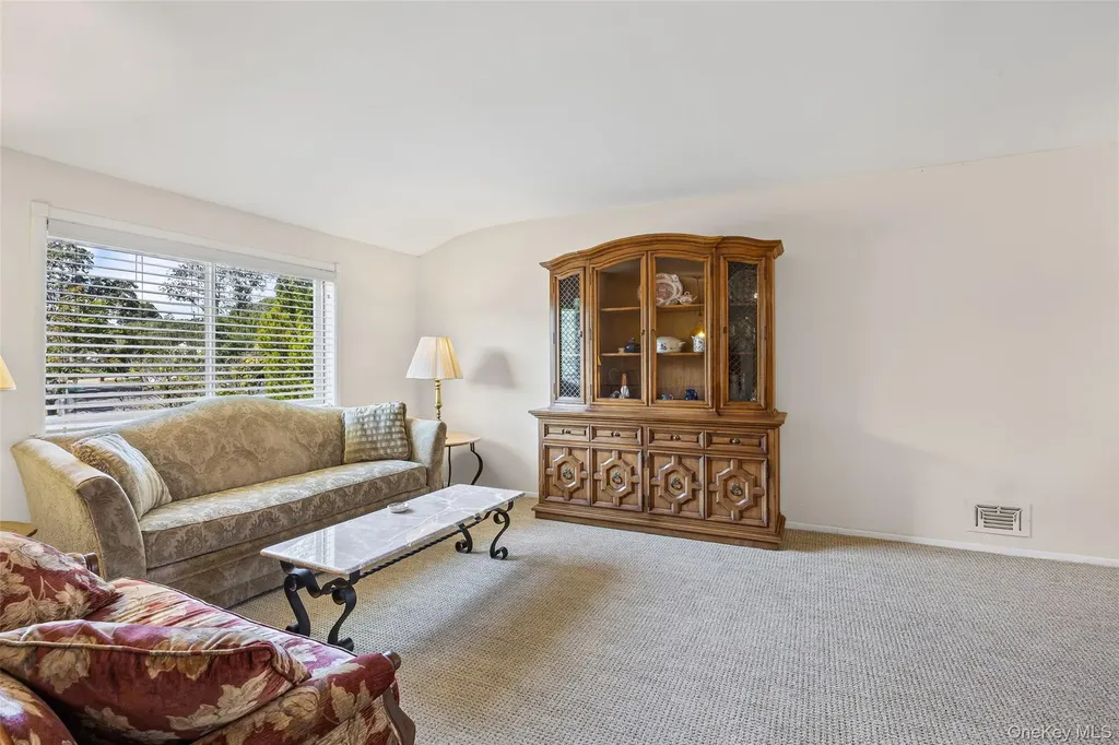 15 Belford Lane Smithtown NY 11787