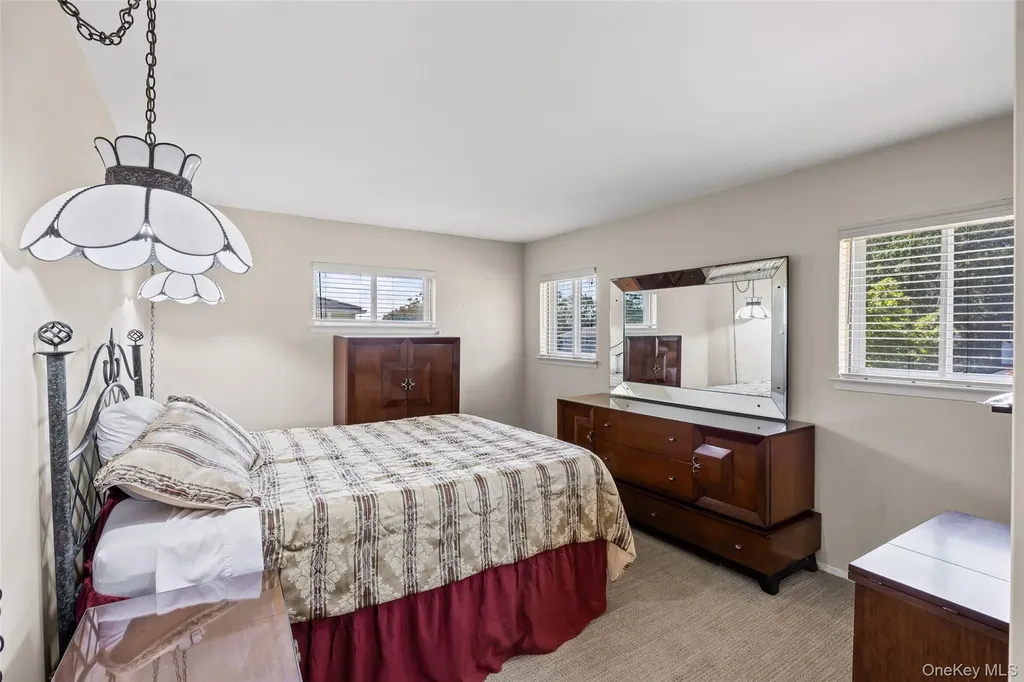 15 Belford Lane Smithtown NY 11787