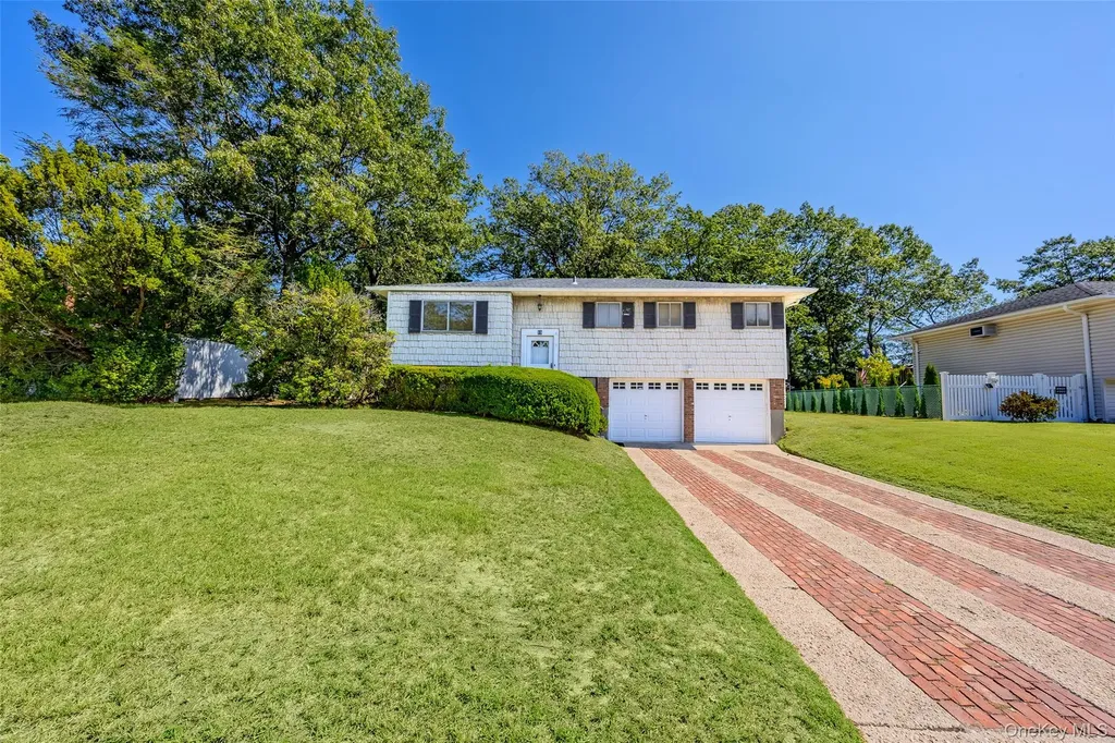 15 Belford Lane Smithtown NY 11787