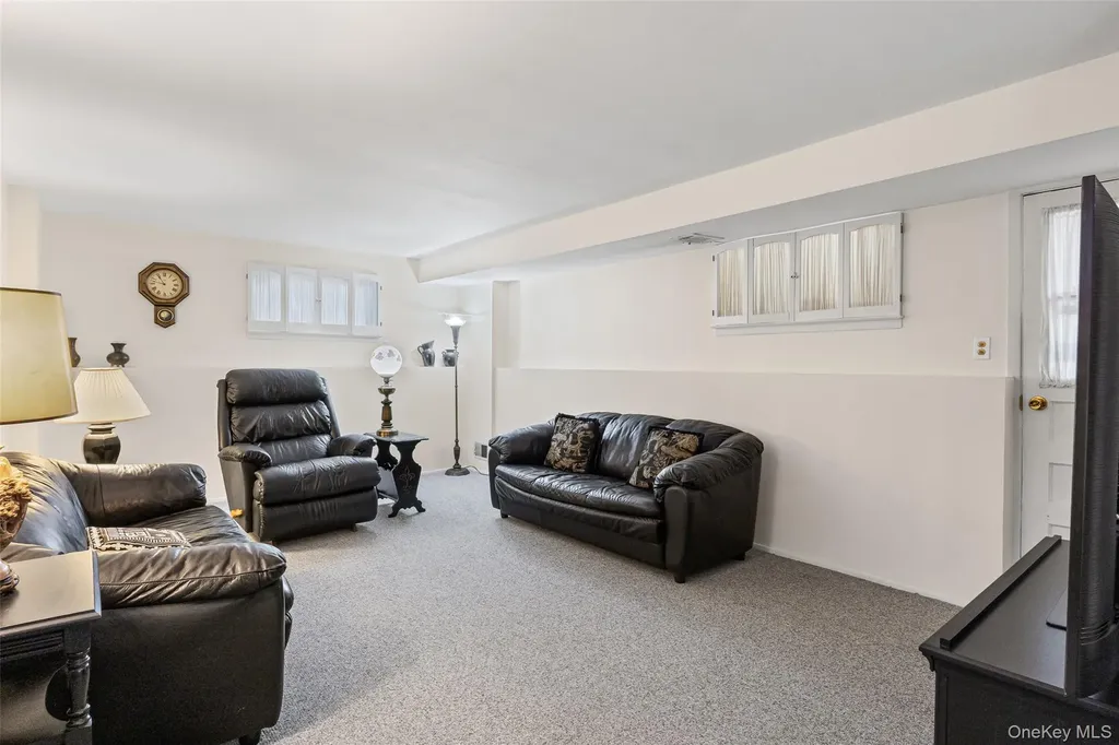 15 Belford Lane Smithtown NY 11787