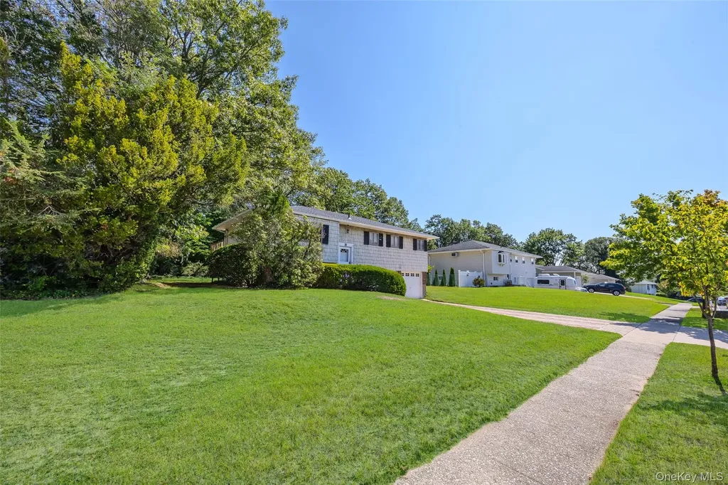 15 Belford Lane Smithtown NY 11787