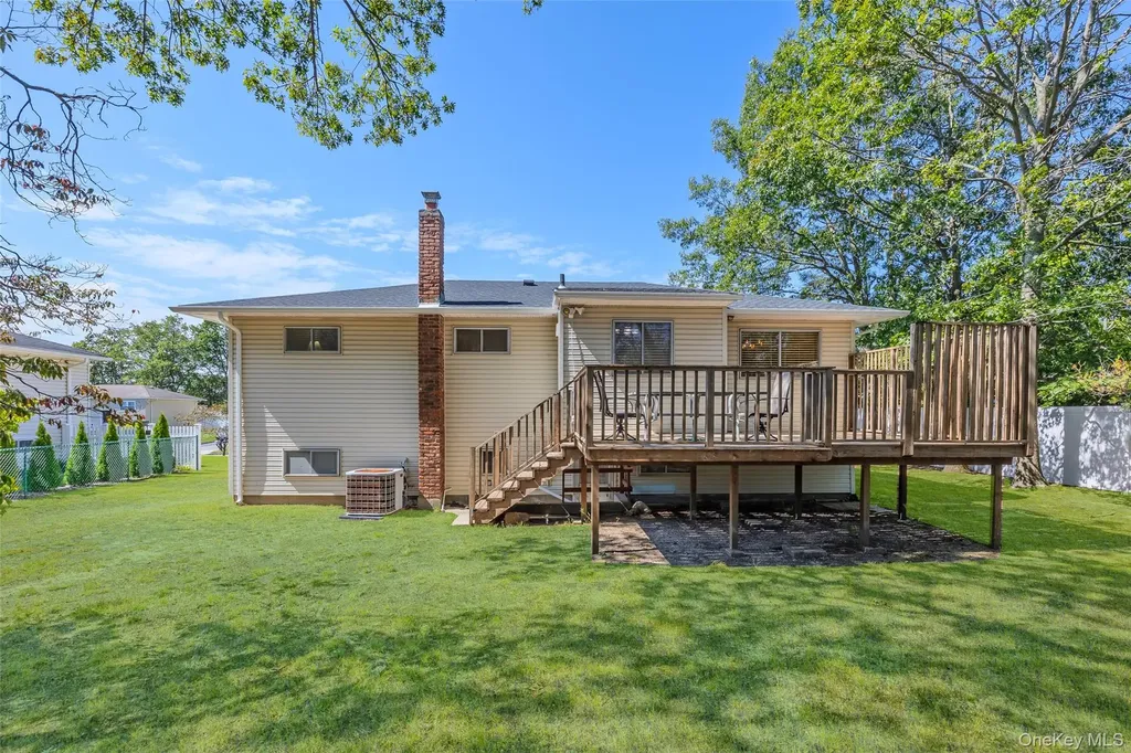 15 Belford Lane Smithtown NY 11787