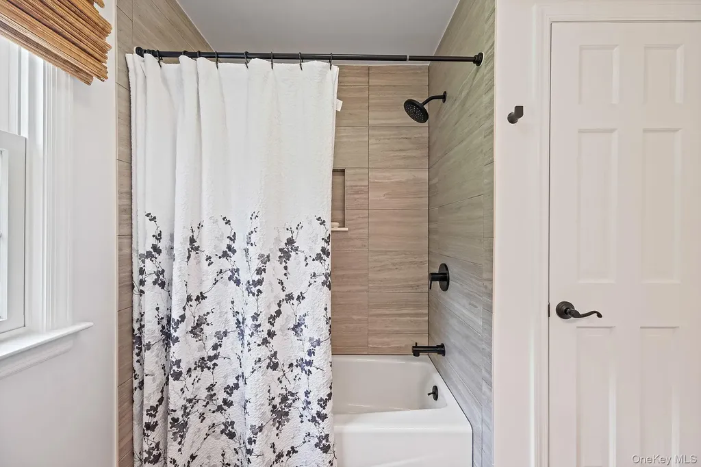 123 South Road Wading River NY 11792