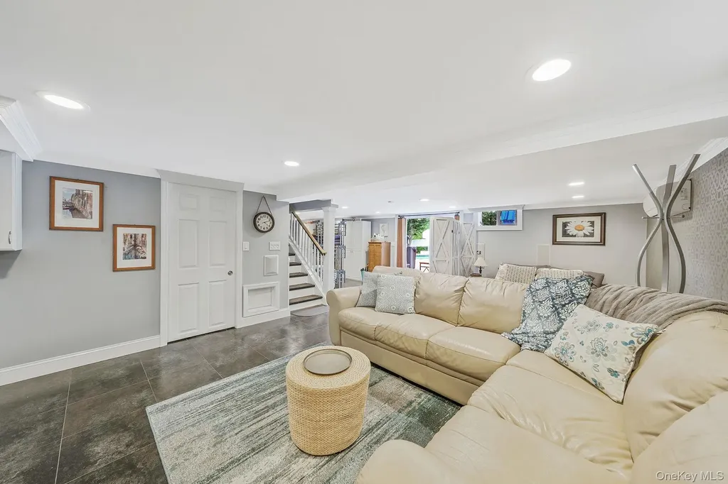 123 South Road Wading River NY 11792