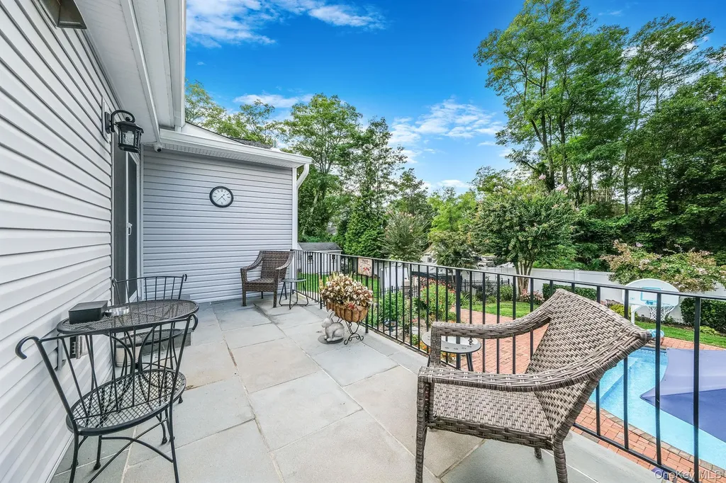 123 South Road Wading River NY 11792