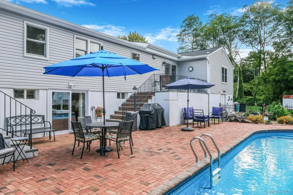 123 South Road Wading River NY 11792