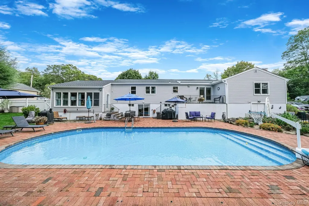 123 South Road Wading River NY 11792