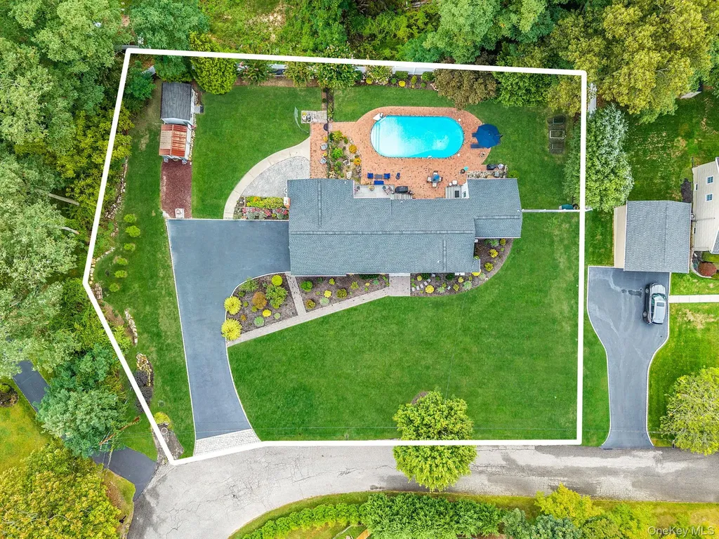 123 South Road Wading River NY 11792