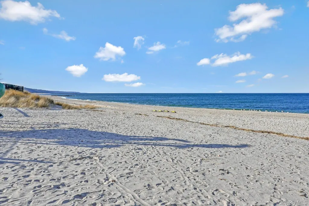 123 South Road Wading River NY 11792