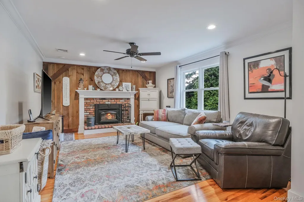 123 South Road Wading River NY 11792
