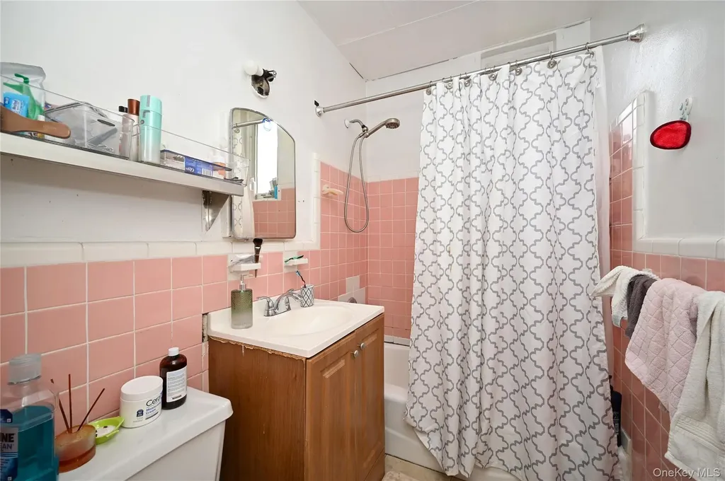 5243 69th Place Maspeth NY 11378