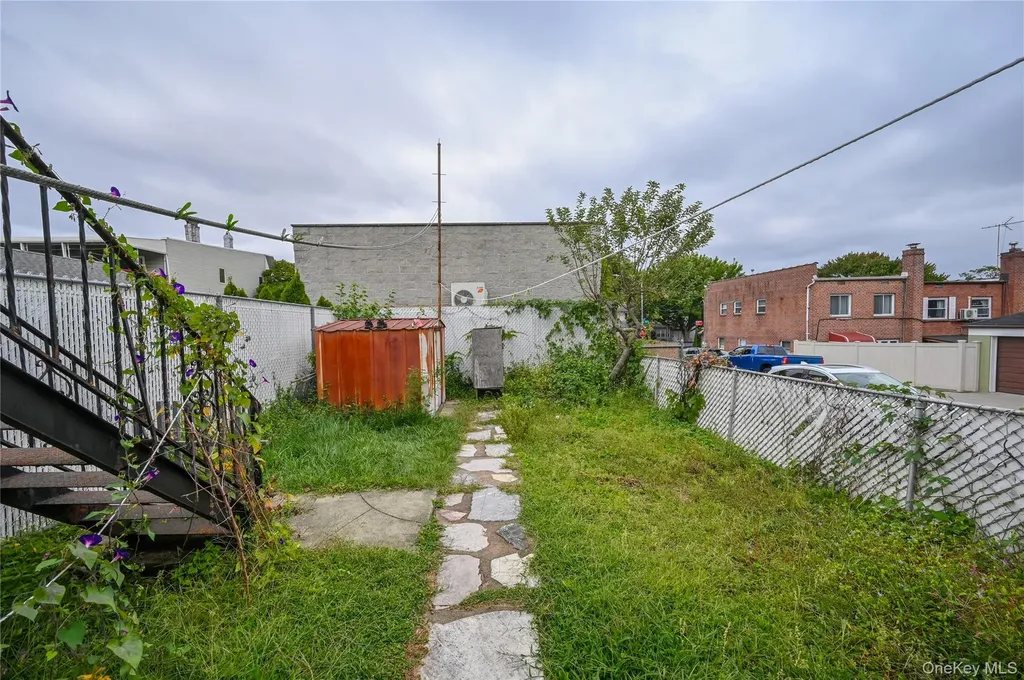 5243 69th Place Maspeth NY 11378