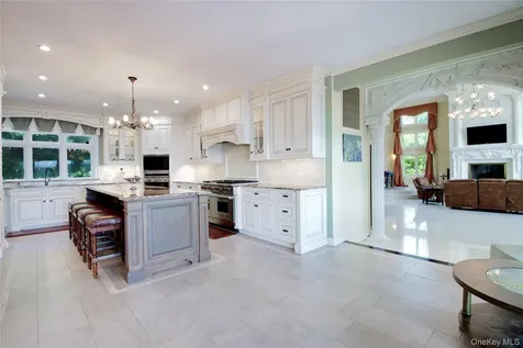 26 Tennis Court Road Oyster Bay NY 11771