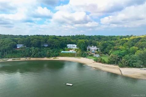 26 Tennis Court Road Oyster Bay NY 11771