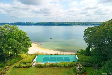 26 Tennis Court Road Oyster Bay NY 11771