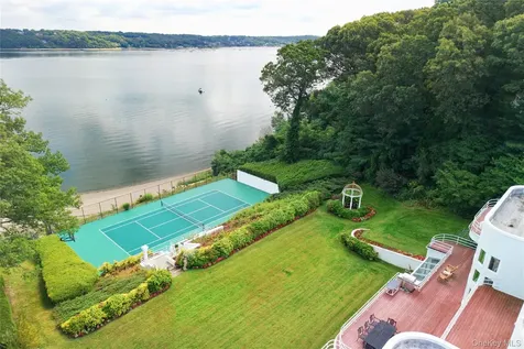 26 Tennis Court Road Oyster Bay NY 11771