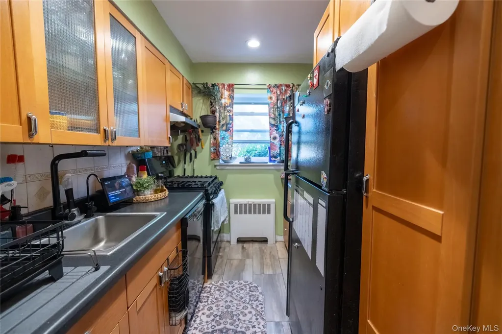 221 Middleneck Road Great Neck NY 11021