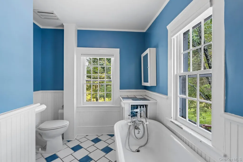 40 Goose Hill Road Cold Spring Harbor NY 11724