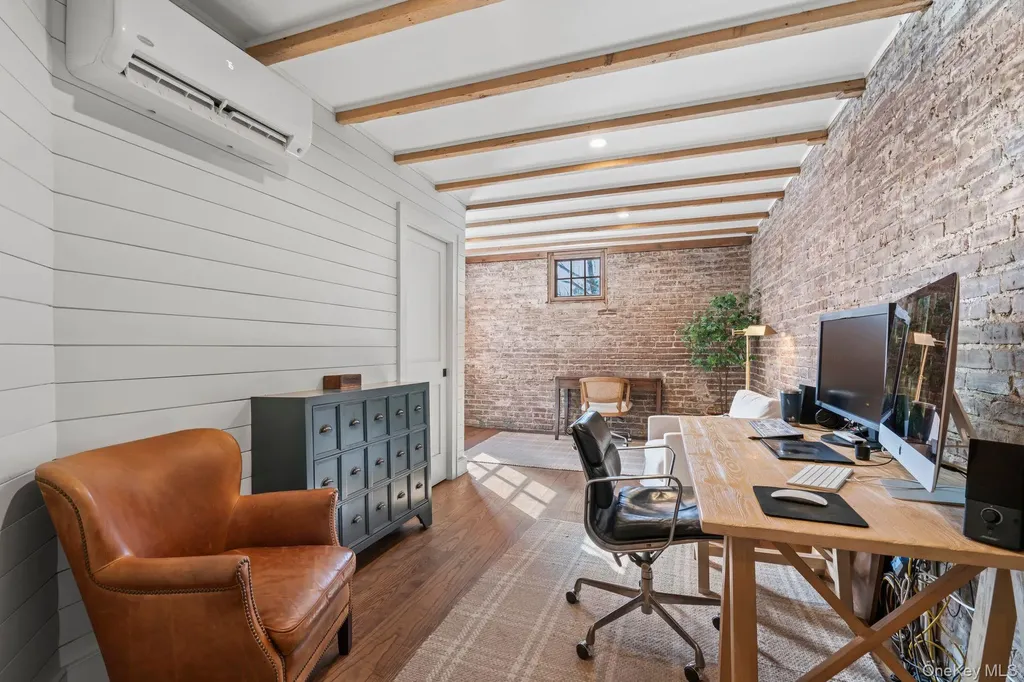 40 Goose Hill Road Cold Spring Harbor NY 11724