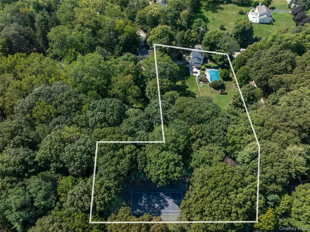 40 Goose Hill Road Cold Spring Harbor NY 11724
