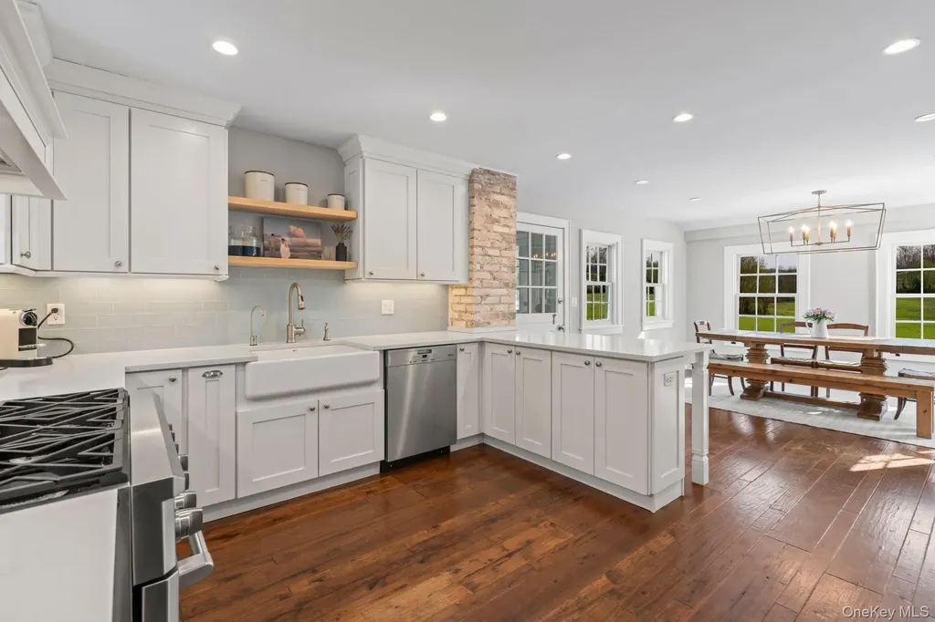 40 Goose Hill Road Cold Spring Harbor NY 11724