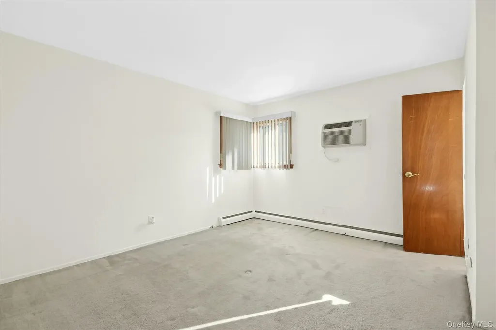 27 7th Avenue Kings Park NY 11754