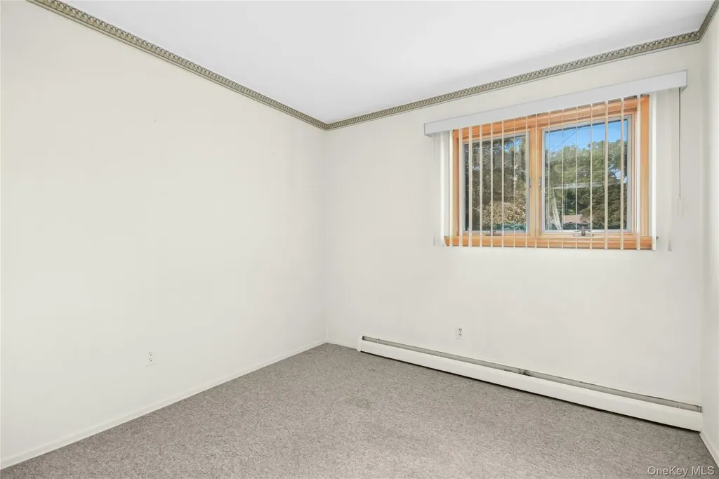 27 7th Avenue Kings Park NY 11754