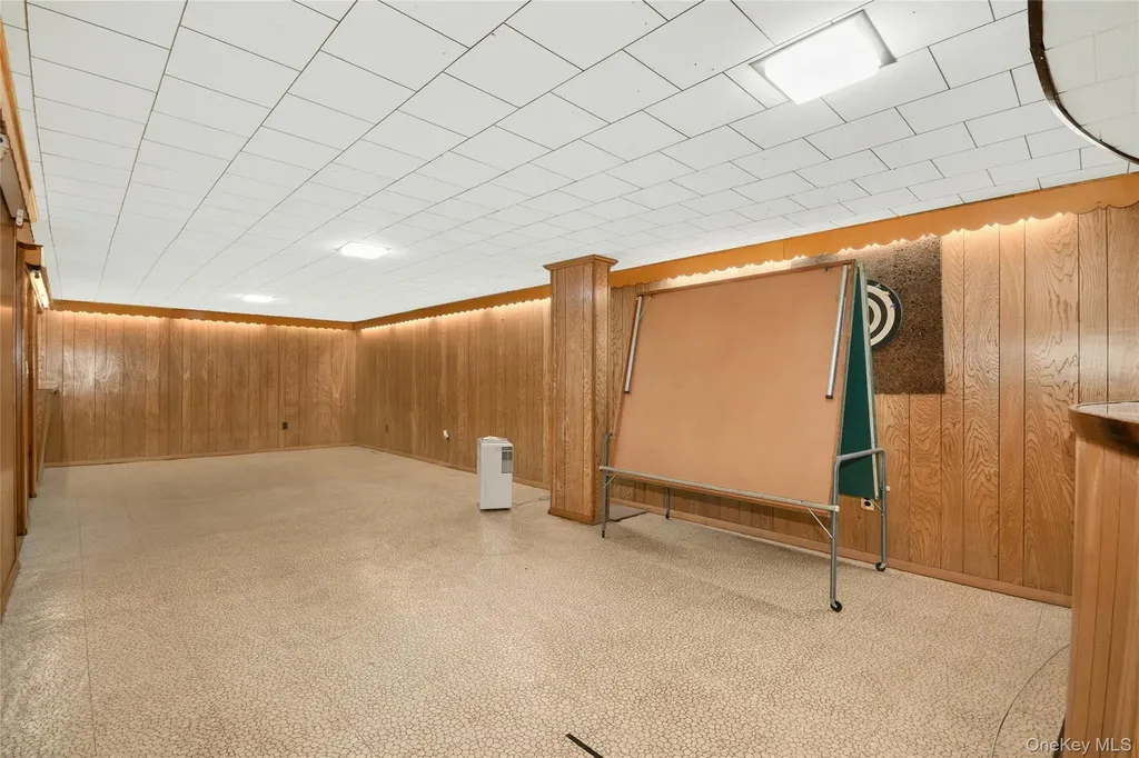 27 7th Avenue Kings Park NY 11754